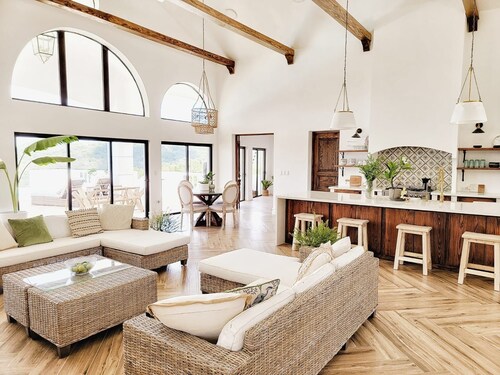 Luxueuse Villa Privée Avec vue Panoramique et Piscine Infinie