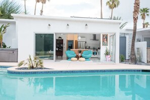 Outdoor pool, a heated pool - Spring Sale! Private pool oasis with Casita (Palm Springs)