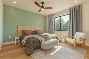 4 habitaciones, escritorio, tabla de planchar con plancha y wifi 