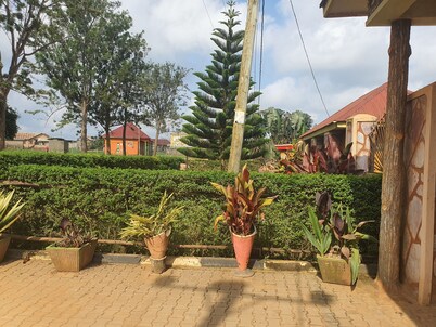 Royal Embassy Motel 