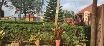Royal Embassy Motel