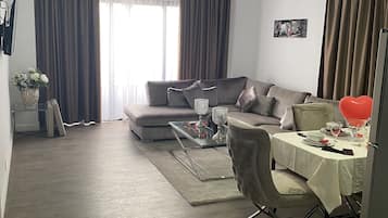 Romantic Double Room | Living area