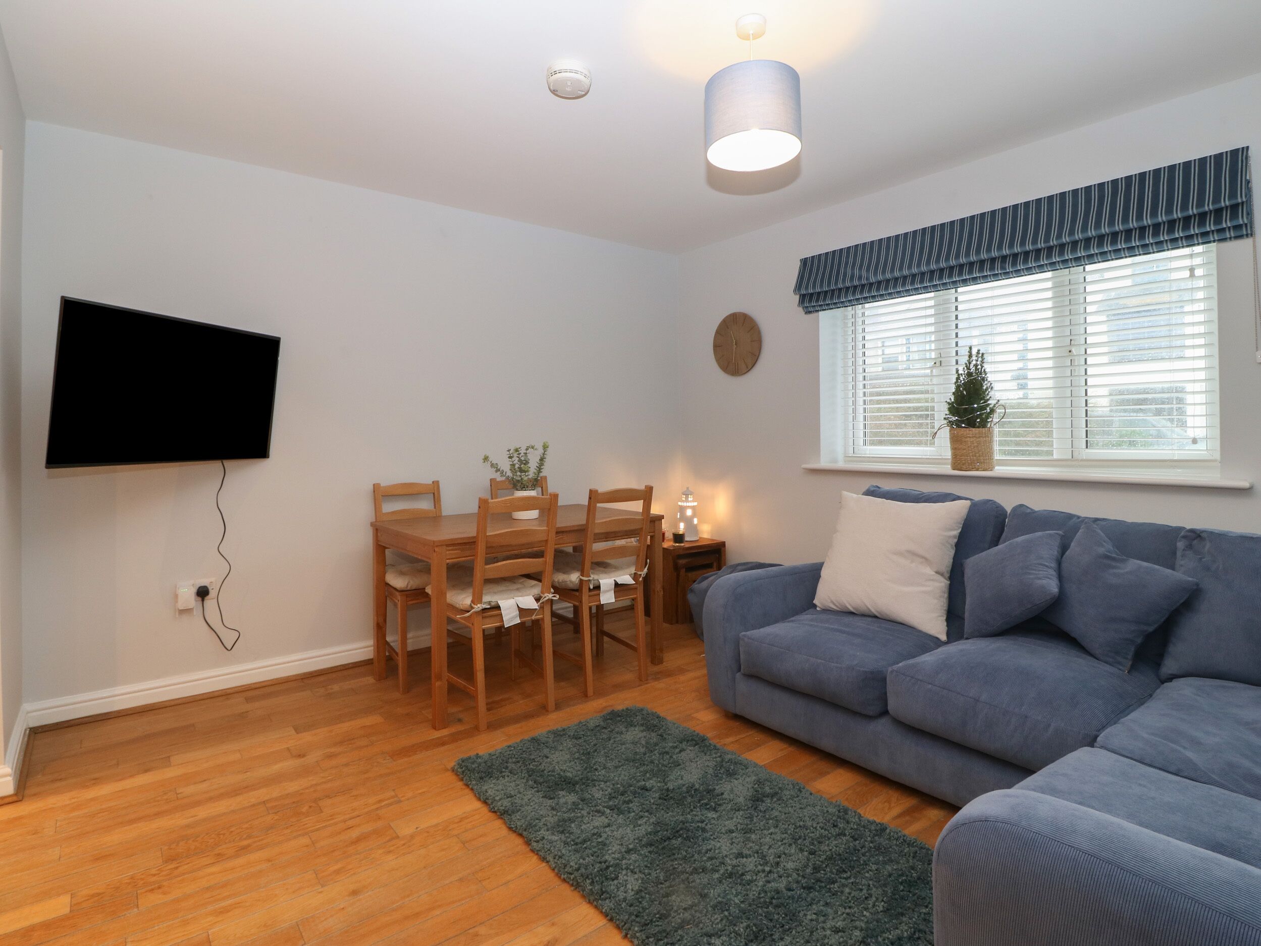 Ger Y Lli, Pet Friendly, Country Holiday Cottage In Rhosneigr - Rhosneigr