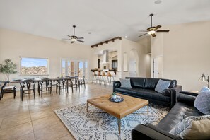 Smart TV, fireplace, table tennis