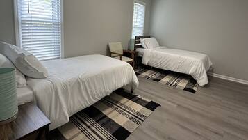 2 bedrooms, desk, iron/ironing board, free WiFi