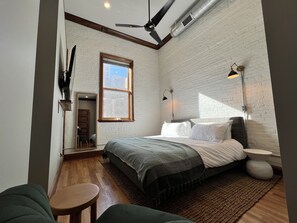 2 bedrooms, iron/ironing board, WiFi, bed sheets - 1882 Lofts - 201- Downtown 2nd & Church (Nashville)
