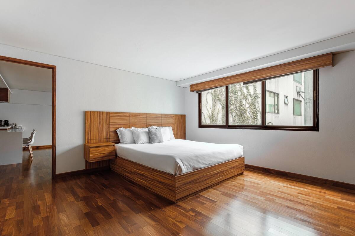 Business Apartment | 1 bedroom, iron/ironing board, free WiFi, bed sheets