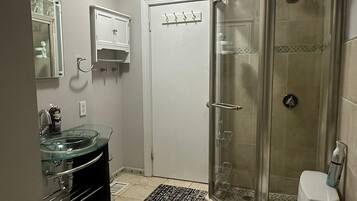 Towels, soap, shampoo, toilet paper