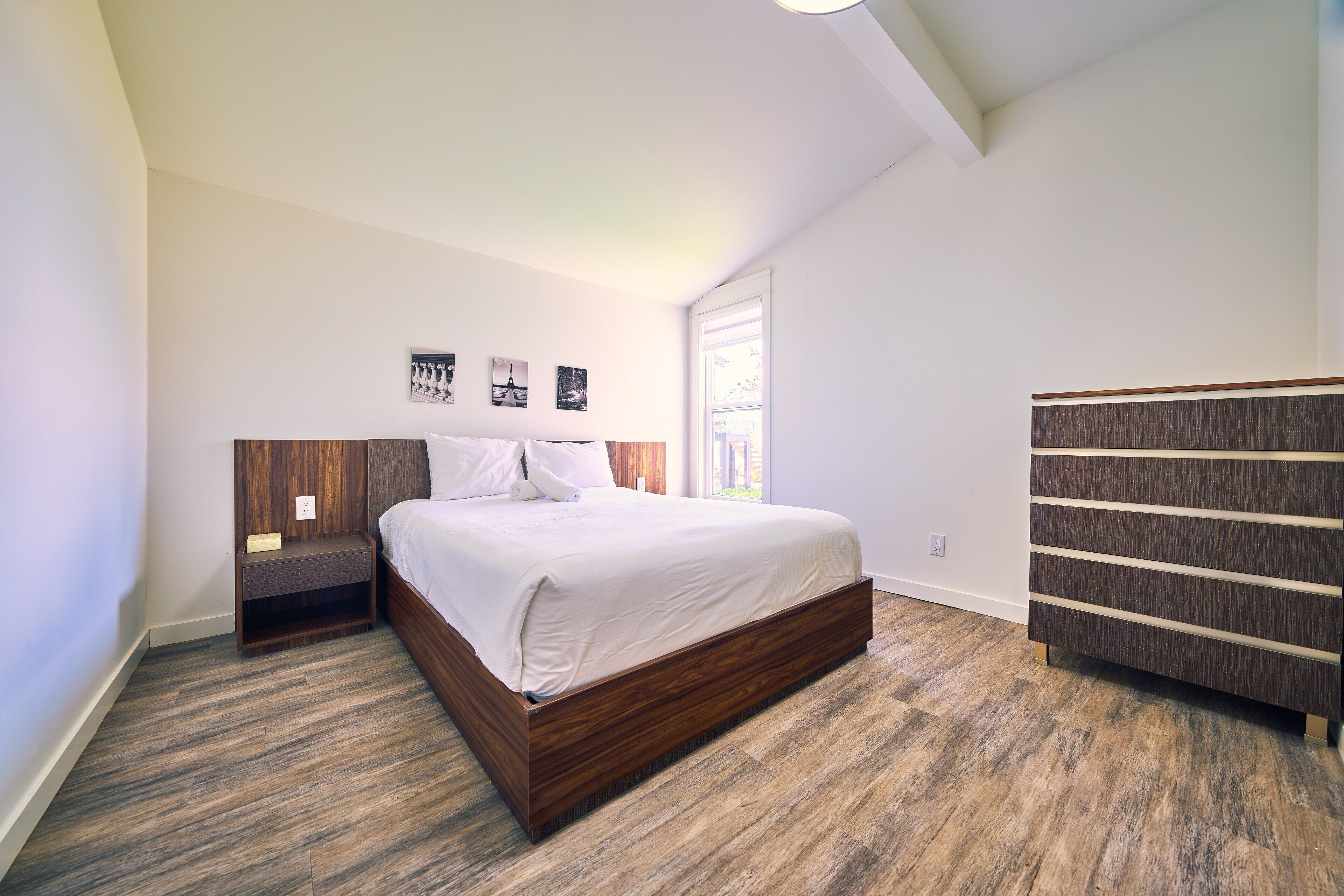4 bedrooms, free WiFi, bed sheets