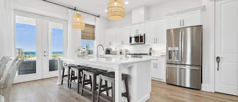 Townhouse, Beberapa Tempat Tidur, akses ke kolam renang (20722 First Ave - Grand Retreat I) | Dapur pribadi | Lemari es, microwave, oven, dan kompor