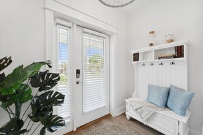 Casa de ciudad, varias camas, acceso a la alberca (20722 First Ave - Grand Retreat I) | Interior