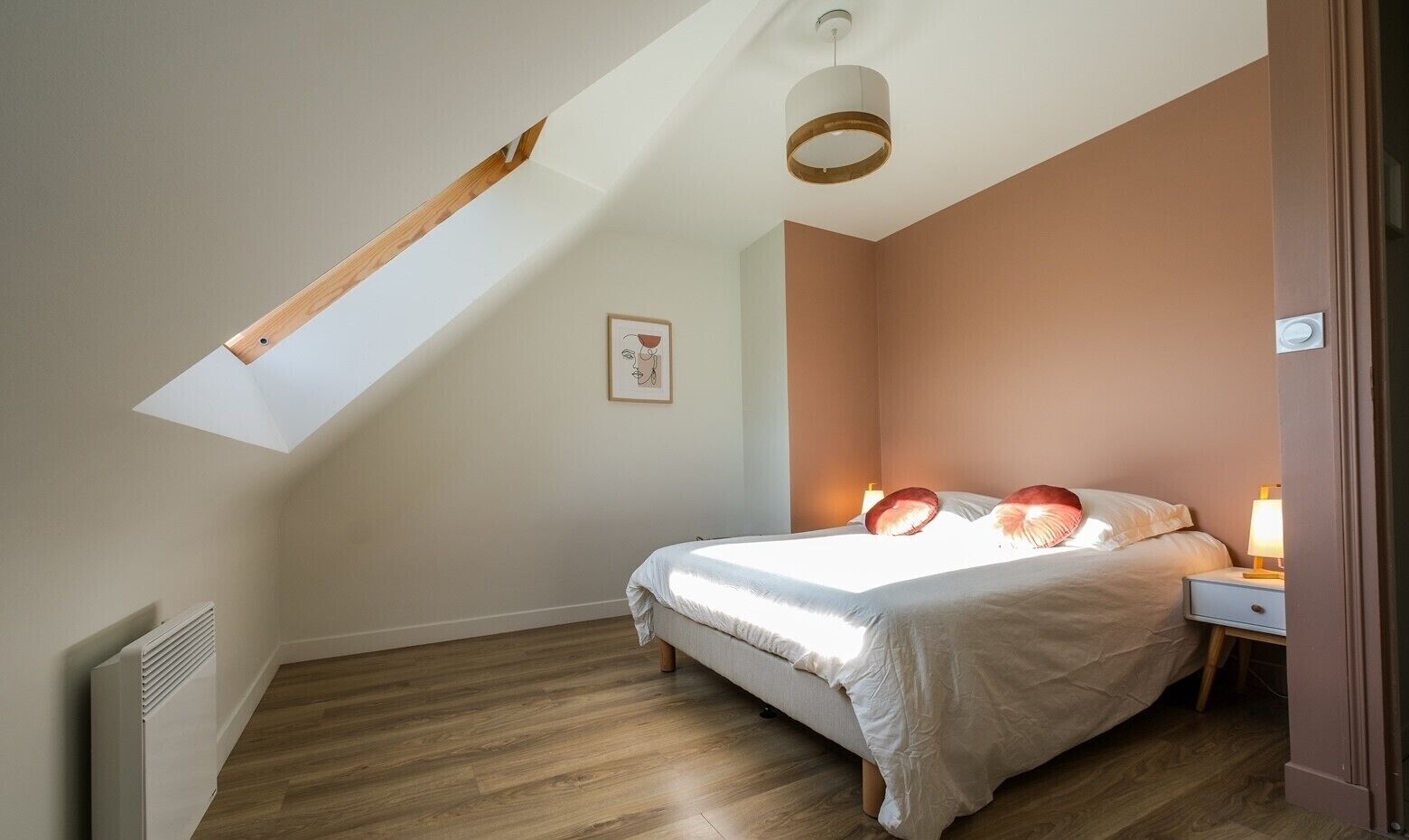 4 habitaciones, tabla de planchar con plancha y wifi gratis 