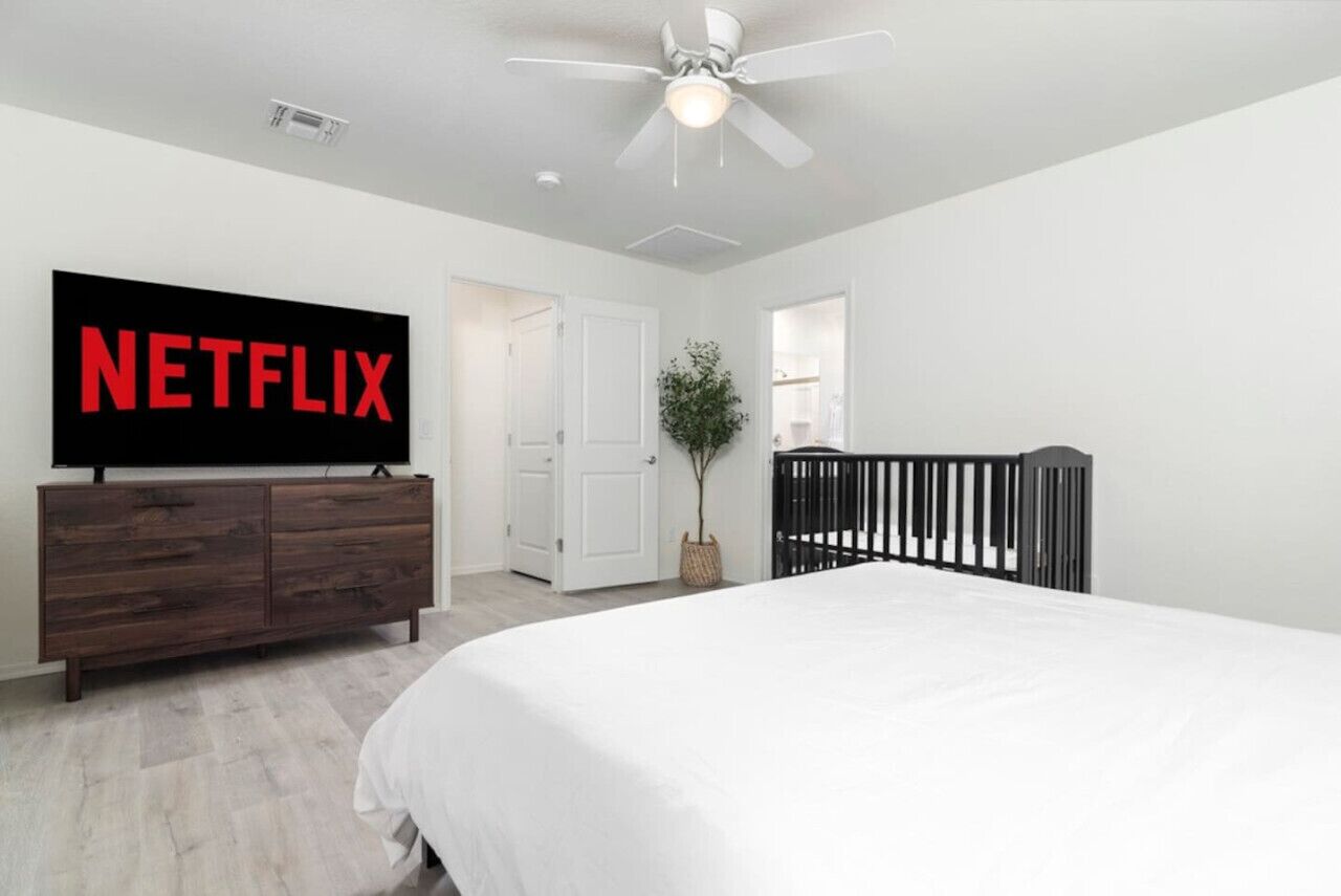 4 bedrooms, desk, iron/ironing board, free WiFi