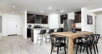 *Family Oasis*Shuffleboard*Backyard*Arcade*Garage*