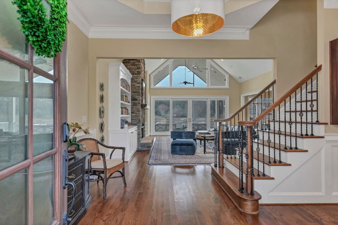 Luxury Lake Escape W/ Pool, Hot Tub, & More! - Lexington, SC