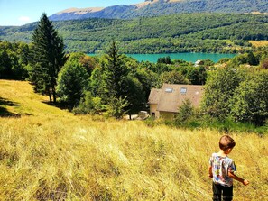 Asciugacapelli, asciugamani, sapone, carta igienica