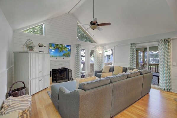 TV connectée, table de tennis de table, imprimantes