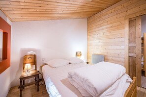 3 chambres, fer et planche à repasser, Wi-Fi gratuit, draps fournis