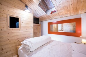 3 slaapkamers, een strijkplank/strijkijzer, gratis wifi, beddengoed