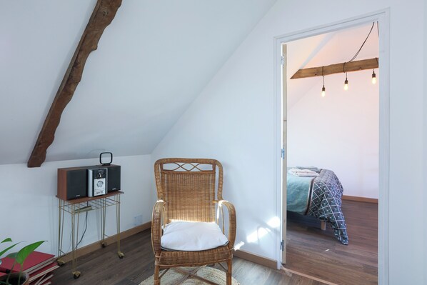 3 slaapkamers, een strijkplank/strijkijzer, gratis wifi, beddengoed