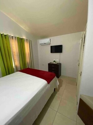 2 Schlafzimmer, Zimmersafe, Bügeleisen/Bügelbrett, kostenloses WLAN