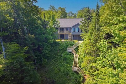 Hidden Haven: Seclusion on the Superior Shoreline
