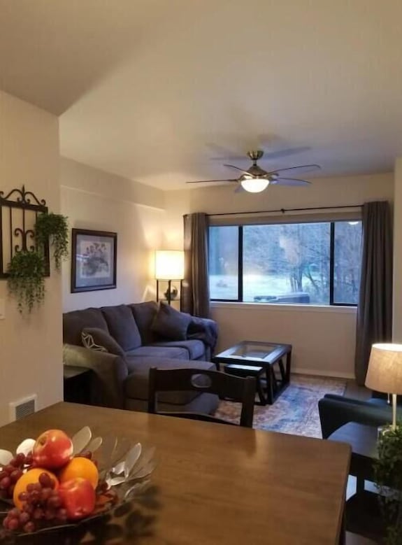 South Fork River Retreat - Close To Downtown - North Bend, WA