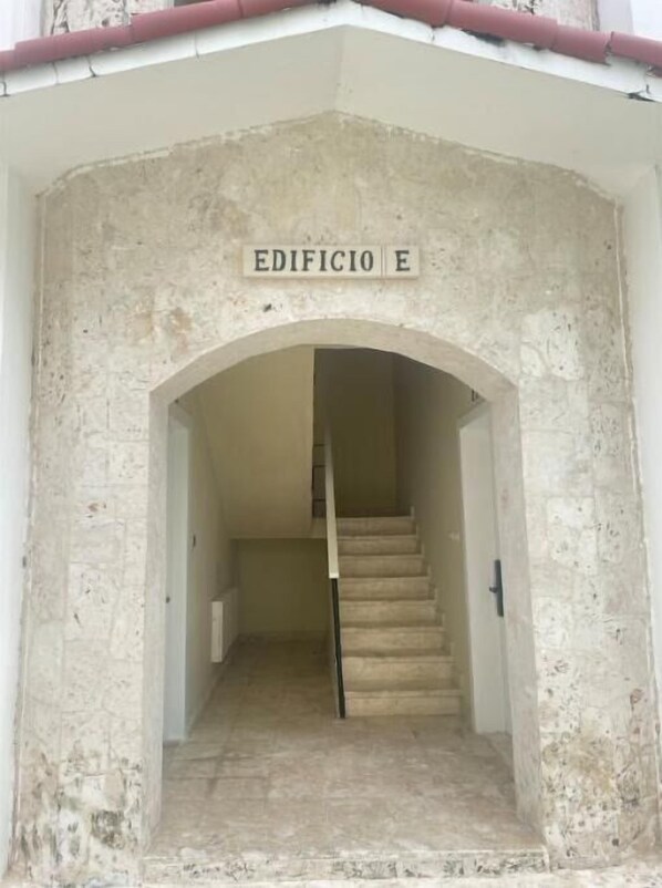 تفاصيل الفندق من الخارج