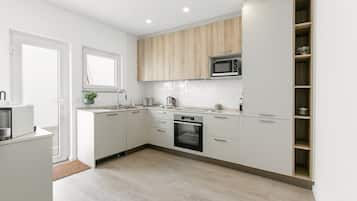 KylskÄp, mikrovÄgsugn, ugn och spishÀll