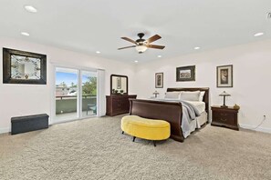 3 bedrooms, iron/ironing board, free WiFi, bed sheets - Spacious Townhome | Steps from the beach | 2 En-Su (Cape Canaveral)