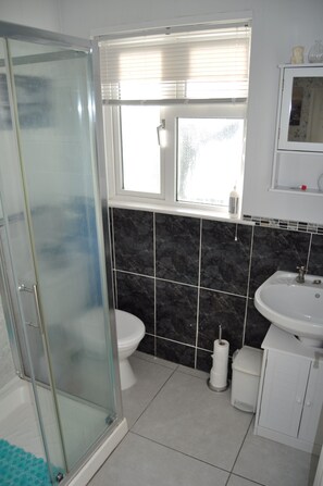 Singola Deluxe | Bagno | Doccia, doccia idromassaggio, asciugamani