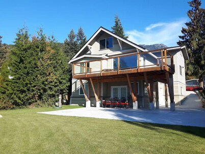 Brand New Apartment with Great Views