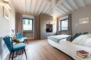 2 bedrooms, iron/ironing board, internet, bed sheets - Apartments Florence- Florence Dome with View (Firenze)