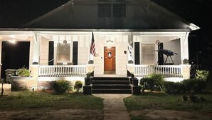 Exterior - Historic District Jewel + Art Studio (Sumter)
