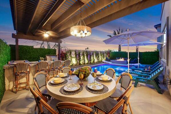 Outdoor dining