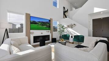 智能电视、壁炉