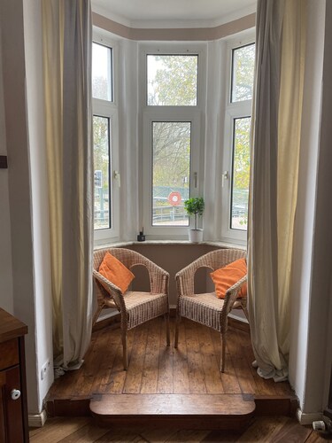 Beautiful old building apartment directly on the lock! Near city center
