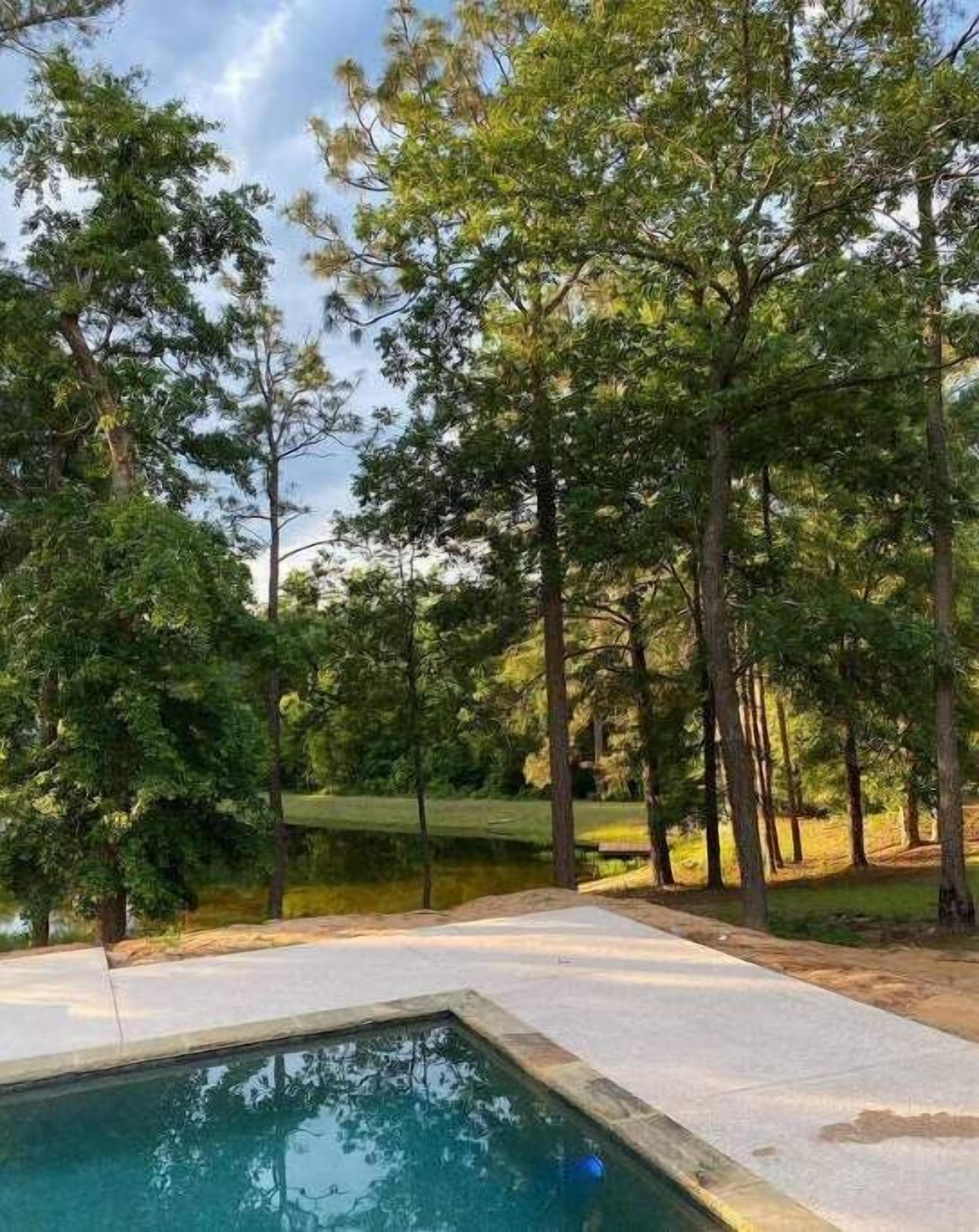 室外游泳池，恒温泳池