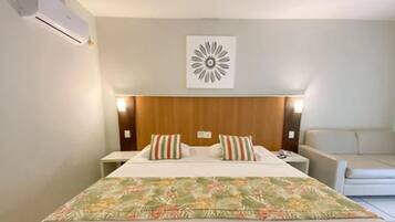 Studio – deluxe | Safe på rommet og sengetøy