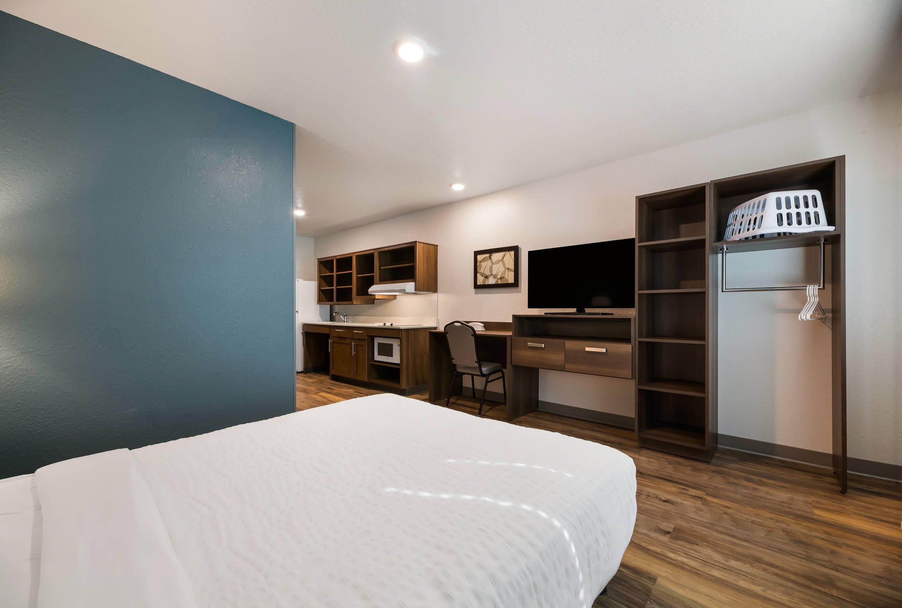 Habitación, 1 cama Queen size, con acceso para personas discapacitadas, para no fumadores | Escritorio y espacio para trabajar con laptop 