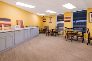 Breakfast area - Econo Lodge Gretna - New Orleans (Gretna)