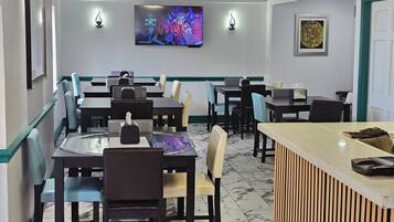 ์์นจ ์์ฌ ๊ณต๊ฐ