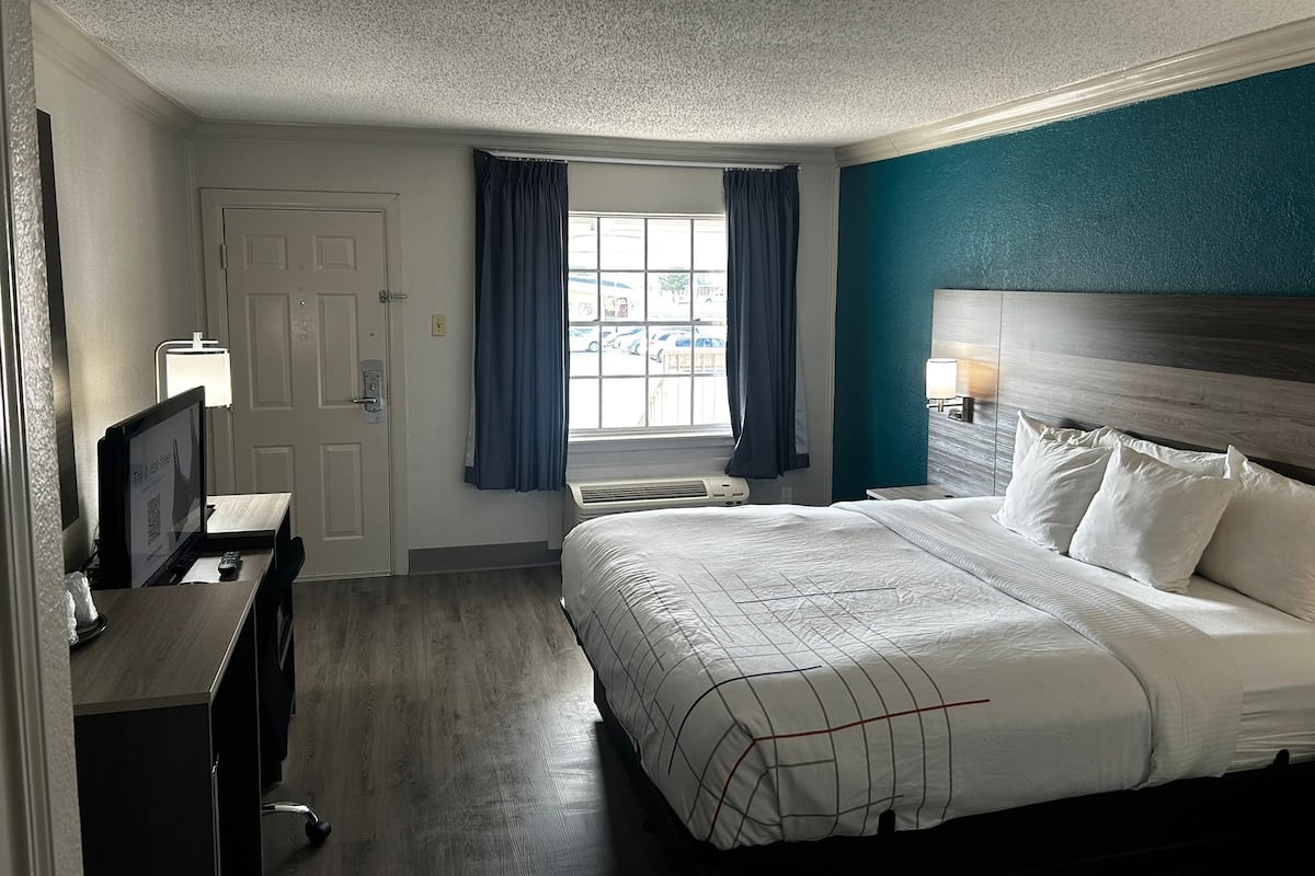 Habitación estándar, 1 cama de matrimonio grande, no fumadores | Wifi gratis