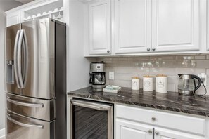 Interior - Florida nest - summer house with heated swimming pool. Pet friendly.
(Bradenton)