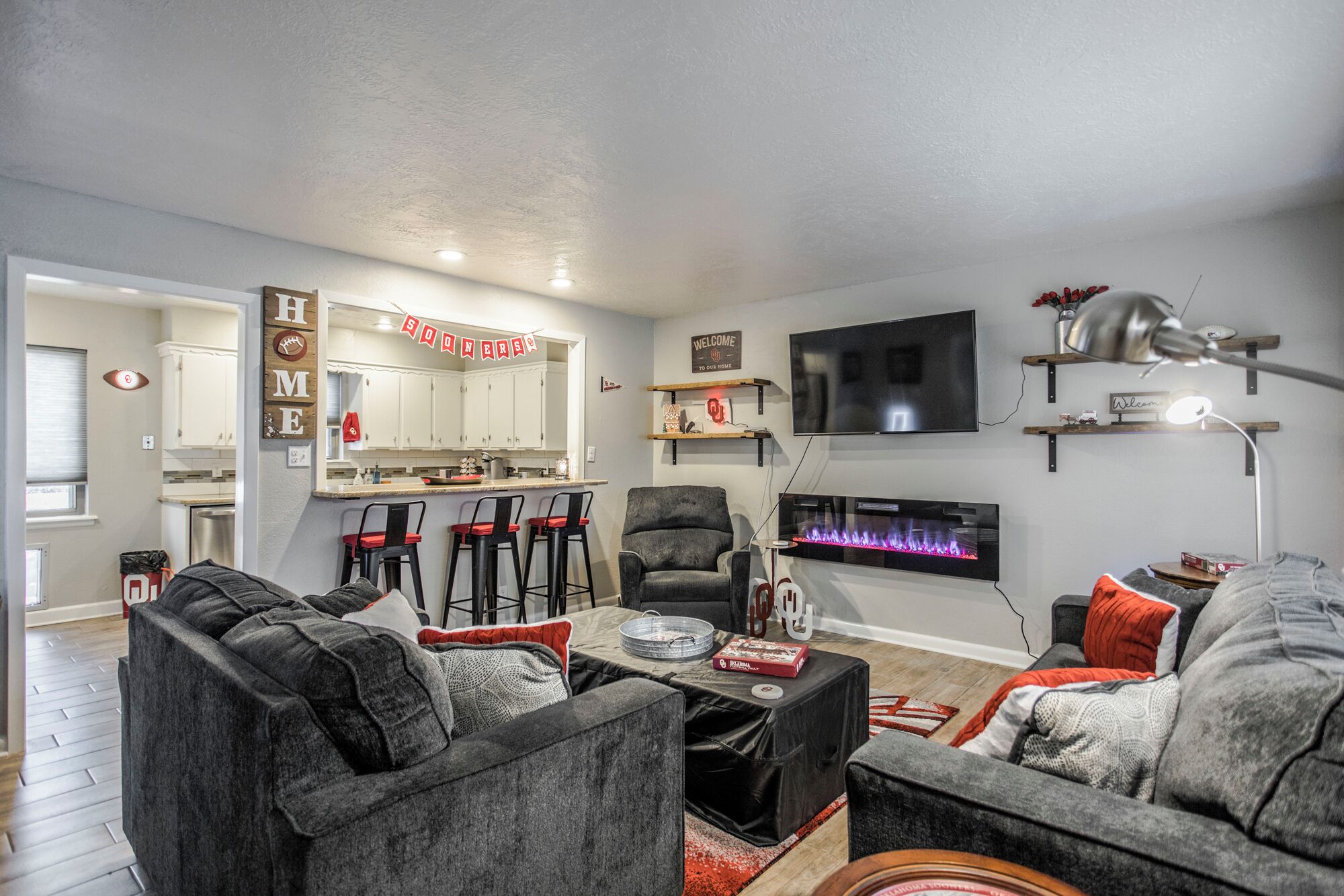 Smart-TV, peis og bøker