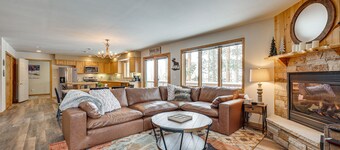 < 1/2 Mi to Marina: Grand Lake Getaway!