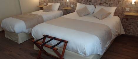 8 quartos, ferros/tábuas de passar roupa, Wi-Fi de cortesia