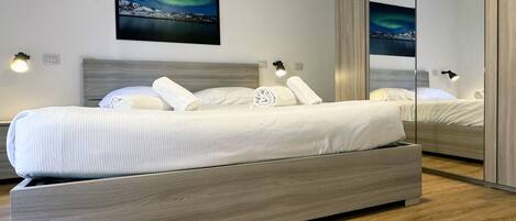 2 chambres, fer et planche à repasser, lit parapluie, Wi-Fi gratuit