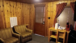 Interior - Best location in the Black Hills! Walk to Hill City, 15 Minutes to Mt Rushmore (Hill City)