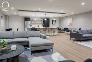 Living area - 
Chic 1 Bedroom Oasis with Pool in the Heart of Hollywood (Los Angeles)